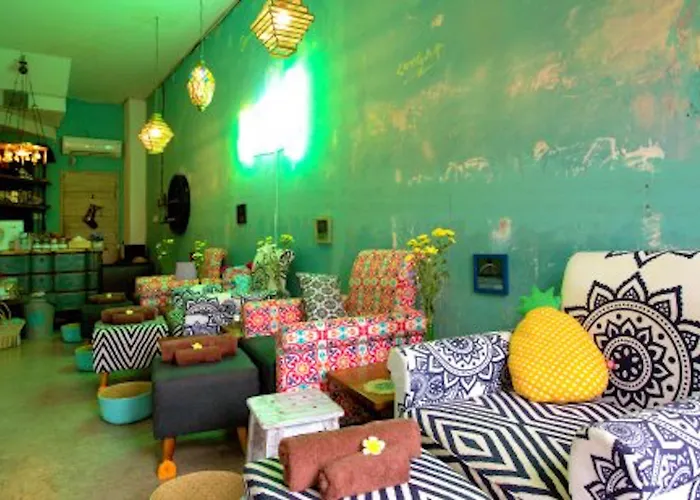 Mojosurf Camp Hostal *