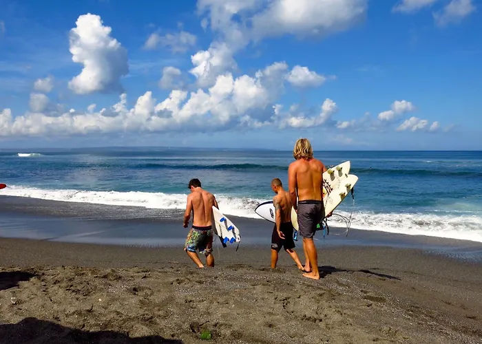 Mojosurf Camp Hostal *