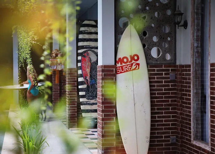 Mojosurf Camp Hostal