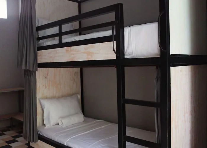 Hostal Mojosurf Camp Canggu