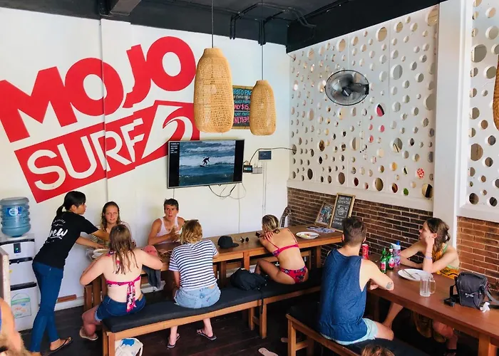 Hostal Mojosurf Camp *
