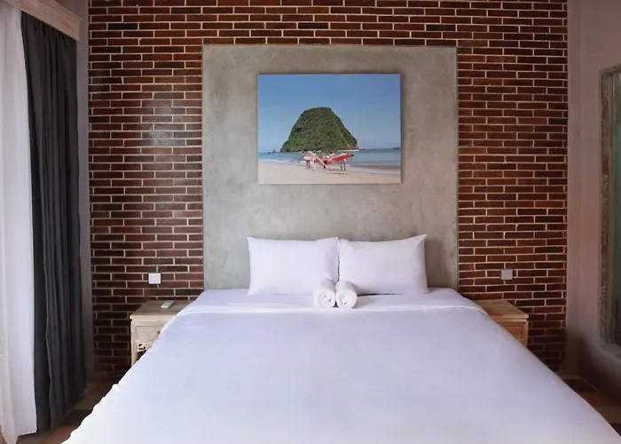 Mojosurf Camp Hostal *